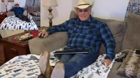 Snapshot of foxhunt99 chatting on 12.02.24 Hunter online show from 12.02.24