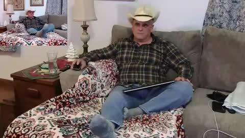 Snapshot of foxhunt99 chatting on 12.17.24 Hunter online show from 12.17.24