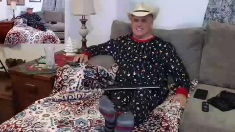 Snapshot of foxhunt99 chatting on 12.18.24 Hunter online show from 12.18.24