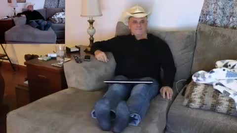 Snapshot of foxhunt99 chatting on 01.15.25 Hunter online show from 01.15.25