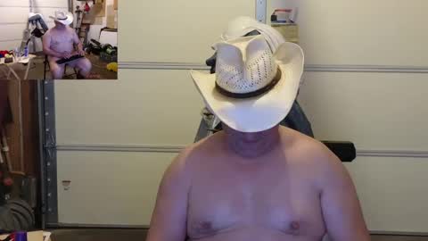 Snapshot of foxhunt99 chatting on 03.02.25 Hunter online show from 03.02.25