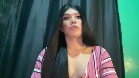 Snapshot of foxli_xx chatting on 05.18.26 KITTY online show from 05.18.26