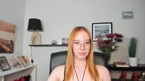 Snapshot of foxsonya chatting on 06.08.26 Sonya online show from 06.08.26