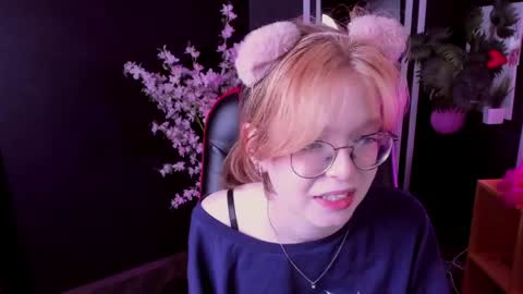 Snapshot of foxxxypolly chatting on 05.23.26 Polly online show from 05.23.26