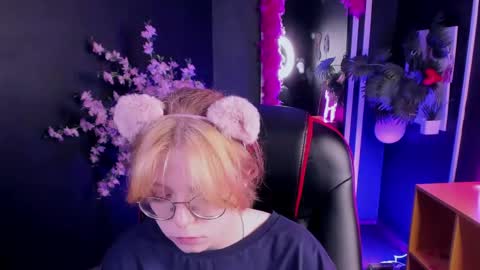 Snapshot of foxxxypolly chatting on 05.24.26 Polly online show from 05.24.26