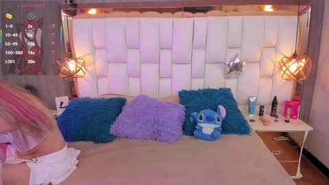 Snapshot of foxxy_dolce chatting on 03.30.26 Foxxy online show from 03.30.26
