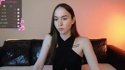 Snapshot of foxxy_girl_ chatting on 09.20.25 andice online show from 09.20.25