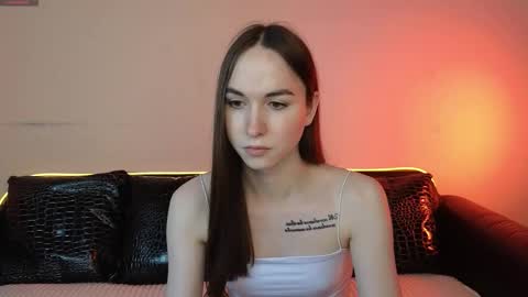 Snapshot of foxxy_girl_ chatting on 09.24.25 andice online show from 09.24.25