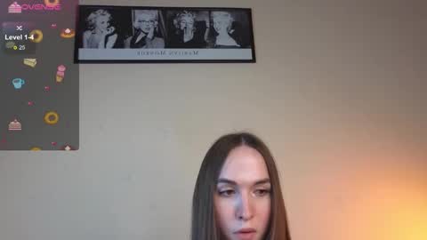 Snapshot of foxxy_girl_ chatting on 09.29.25 andice online show from 09.29.25