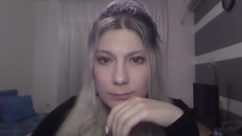 Snapshot of foxy_bright chatting on 03.15.26 foxy_bright online show from 03.15.26