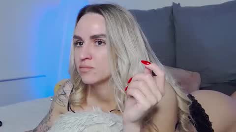 Foxy Kimmi online show from 12.23.25