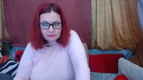 Snapshot of foxydesiree chatting on 04.18.26 foxydesiree online show from 04.18.26