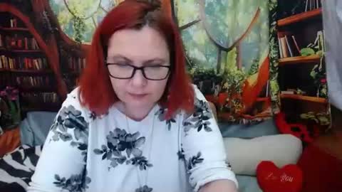 Snapshot of foxydesiree chatting on 05.21.26 foxydesiree online show from 05.21.26