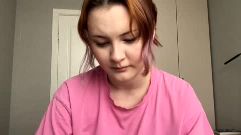 Snapshot of foxydollkate chatting on 04.22.26 Kate online show from 04.22.26