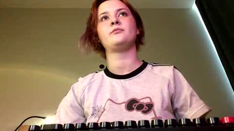 Snapshot of foxydollkate chatting on 05.10.26 Kate online show from 05.10.26