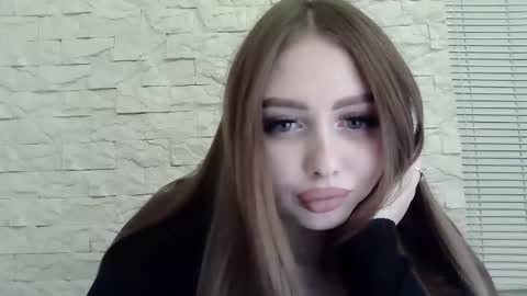 Snapshot of foxyflaree chatting on 11.25.25 Alice online show from 11.25.25