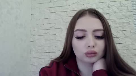 Snapshot of foxyflaree chatting on 12.05.25 Alice online show from 12.05.25