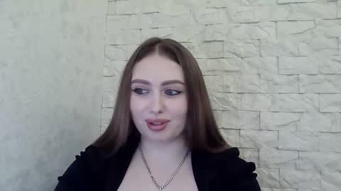 Snapshot of foxyflaree chatting on 12.19.25 Alice online show from 12.19.25