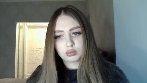 Snapshot of foxyflaree chatting on 01.06.26 Alice online show from 01.06.26