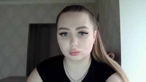 Snapshot of foxyflaree chatting on 01.08.26 Alice online show from 01.08.26