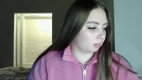 Snapshot of foxyflaree chatting on 01.10.26 Alice online show from 01.10.26