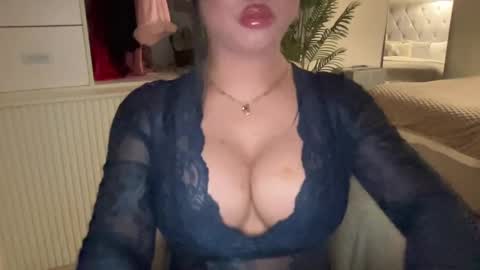 Snapshot of foxyluscious chatting on 02.15.25 Ms Celeste Anne online show from 02.15.25