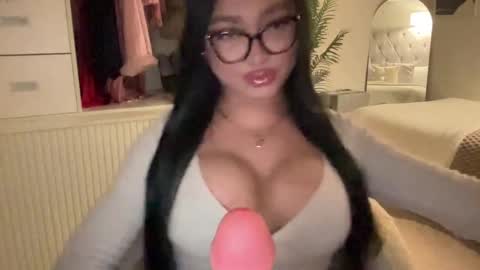 Snapshot of foxyluscious chatting on 02.26.25 Ms Celeste Anne online show from 02.26.25