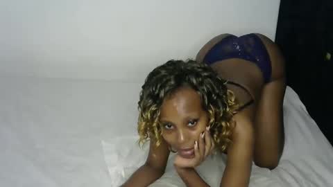 Snapshot of foxypennyy chatting on 02.18.25 foxypennyy online show from 02.18.25