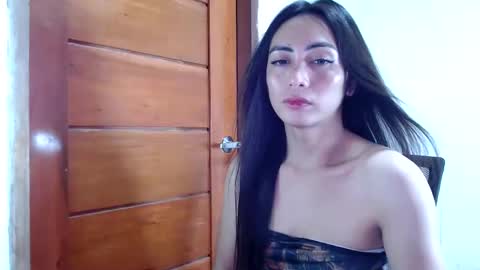 Snapshot of foxytheaxxx chatting on 03.05.26 Thea online show from 03.05.26