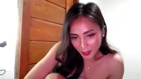 Snapshot of foxytheaxxx chatting on 04.01.26 Thea online show from 04.01.26