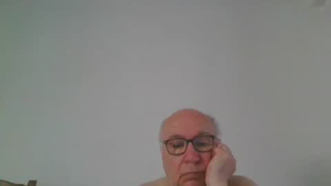Snapshot of fra94 chatting on 05.28.26 fra94 online show from 05.28.26