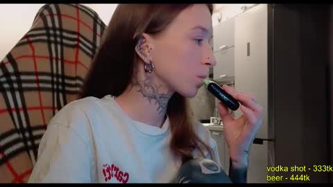 Snapshot of fran_bow chatting on 10.30.25 fran_bow online show from 10.30.25