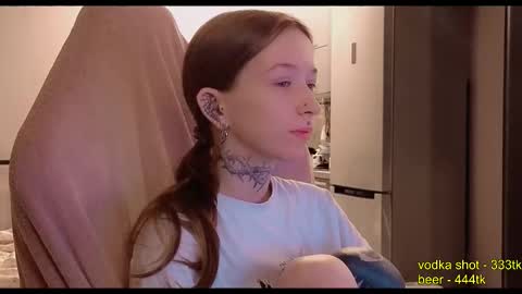 Snapshot of fran_bow chatting on 11.11.25 fran_bow online show from 11.11.25