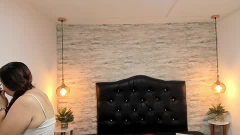          online show from 04.04.26