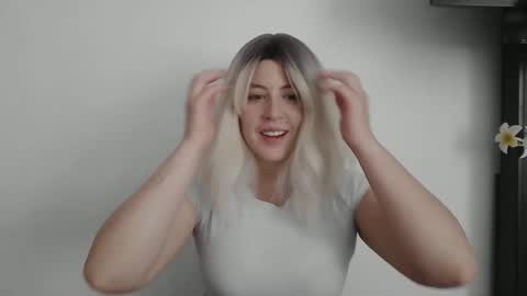 Francesca online show from 02.05.26