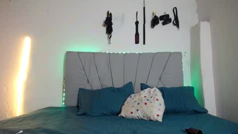 francihot4 online show from 09.15.25