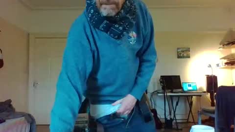 Snapshot of francisdilf chatting on 12.12.24 francis dilf online show from 12.12.24