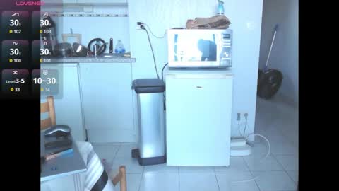 Snapshot of francky34300 chatting on 10.25.25 yogapants online show from 10.25.25