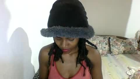 Snapshot of francoisee chatting on 04.22.26 Hamie Sexy online show from 04.22.26