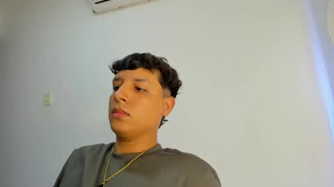 Snapshot of frank_castiglioni chatting on 03.01.25 Castiglioni online show from 03.01.25