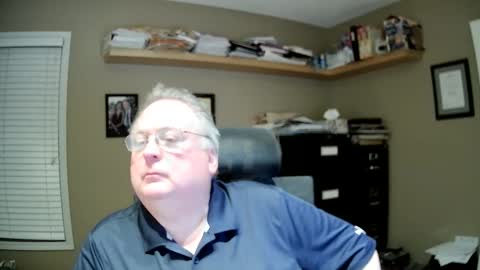 Snapshot of frankie6207 chatting on 11.02.25 frankie6207 online show from 11.02.25
