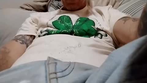 Snapshot of frankieblueeyes30 chatting on 10.28.25 Blue eyed tatted Daddy online show from 10.28.25