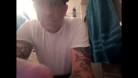 Famous Blue Eyes online show from 04.14.26