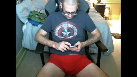 Snapshot of franklindatanklin chatting on 12.25.24 franklindatanklin online show from 12.25.24