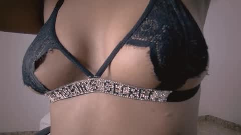 Snapshot of franyeli_9 chatting on 01.06.26 franyeli online show from 01.06.26