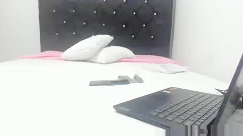 Snapshot of franyjuly chatting on 01.09.25 franyjuly online show from 01.09.25