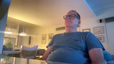 Snapshot of franzmontyhe chatting on 09.18.25 franzmontyhe online show from 09.18.25