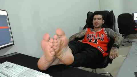 Snapshot of fraser_guilen chatting on 10.18.25 Fraser online show from 10.18.25