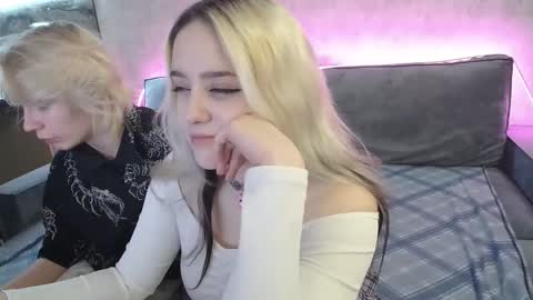 Snapshot of fray_and_lilla chatting on 03.17.26 fray_and_lilla online show from 03.17.26