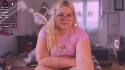Snapshot of freakcute_friends chatting on 05.11.26 Alice online show from 05.11.26